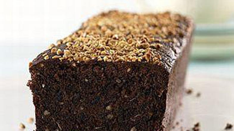 Čokoladni kolač hranite v hladilniku.