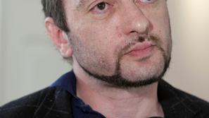 Scena 07.05.2013 Bojan Andjelkovic, novinarska konferenca Radia Student, na kate