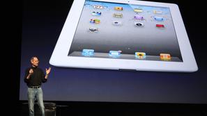 Steve Jobs ob predstavitvi ipada 2 (Foto: Reuters)