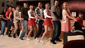 9. mesto - Glee (1,700,000 prenosov) 	