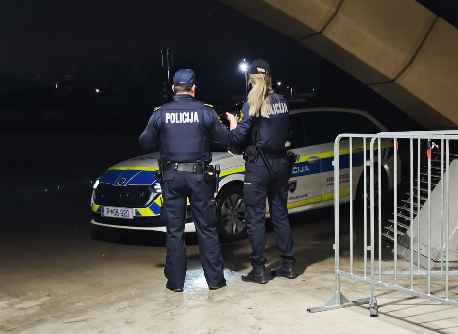 Policija, policist, policistka, policijska patrulja