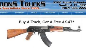Kupci tovornjaka dobijo bon za legendarno rusko avtomatsko puško kalašnikov. 