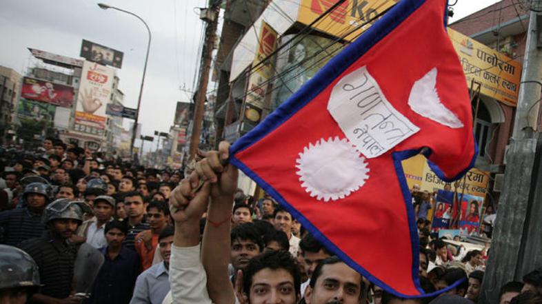 Razglasitev republike predstavlja naslednji korak v mirovnem procesu po desetlet