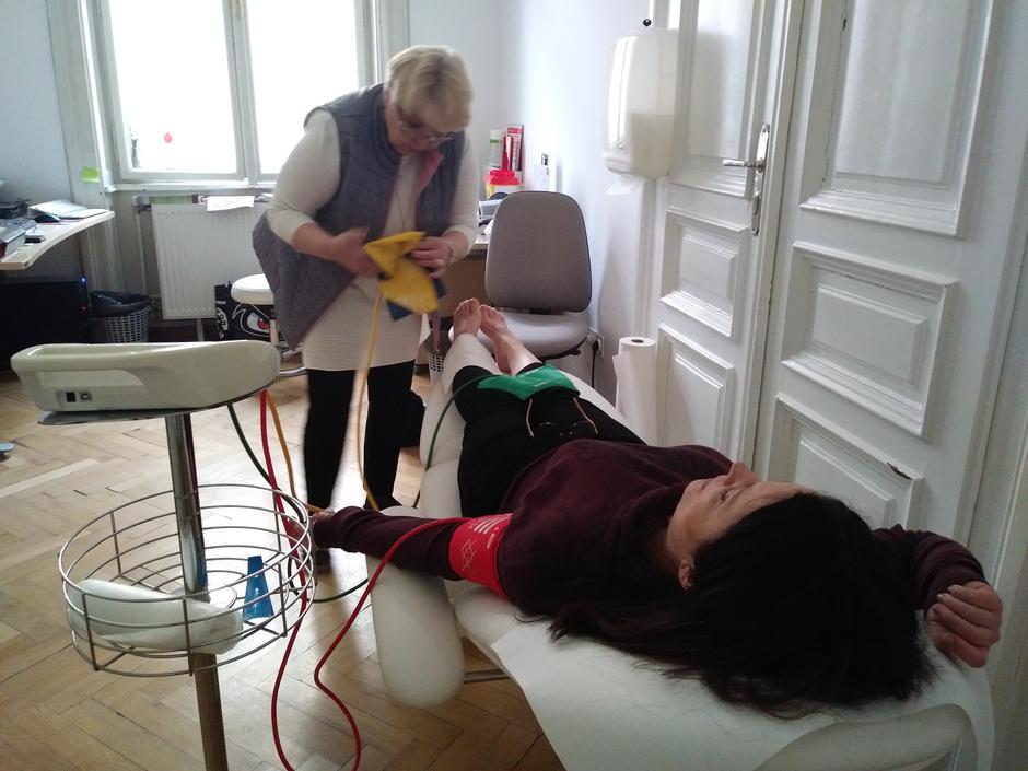 Žile -Meritev gleženjskega indeksa | Avtor: V. L. 