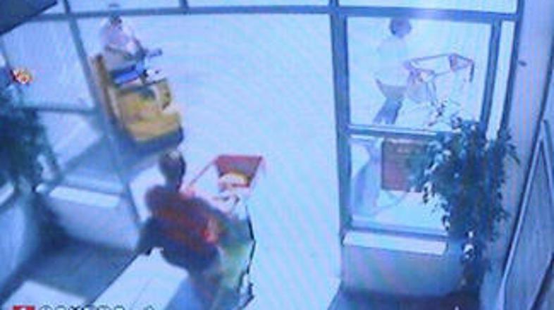 Vse so posnele varnostne kamere.