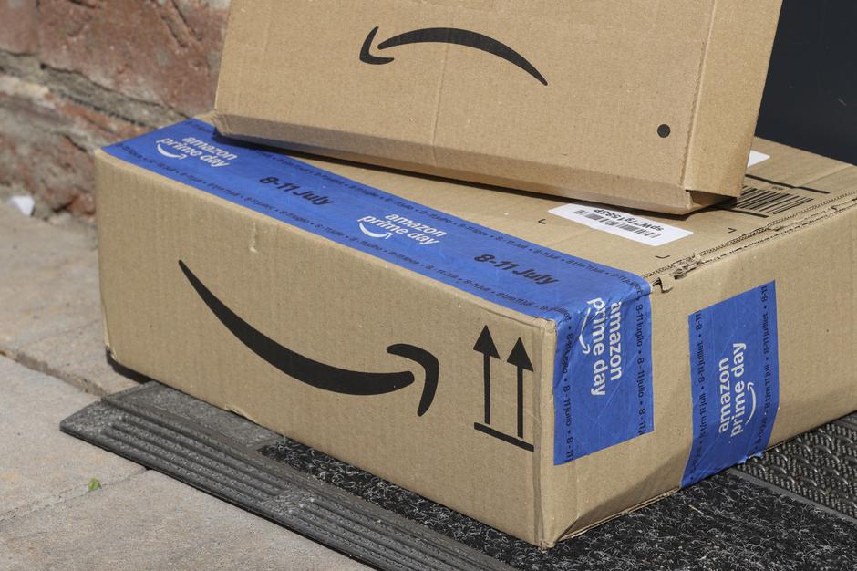 Amazon spletni nakup paket | Avtor: Profimedia