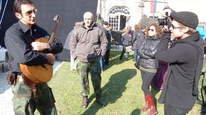 Đuro je v Budimpešti končal snemanje, z zakoncema Jolie-Pitt pa naj bi ostal v i