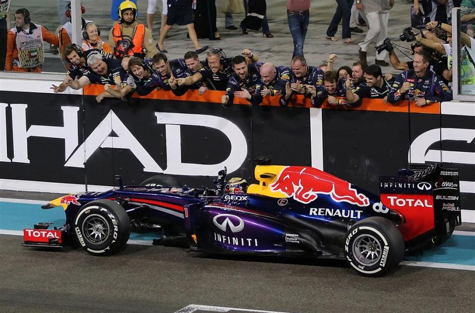 Vettel Red Bull formula 1 Abu Dabi Yas Marina dirka