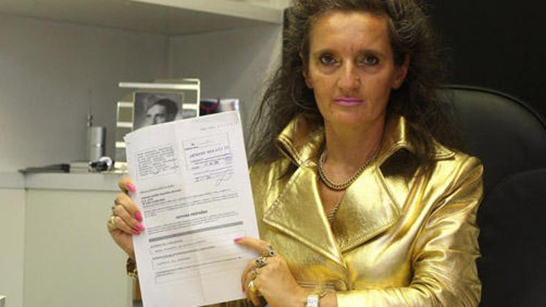 Odvetnica sodnika preganja še z ustavno pritožbo, Jelenc pa pogodb o odkupu zeml