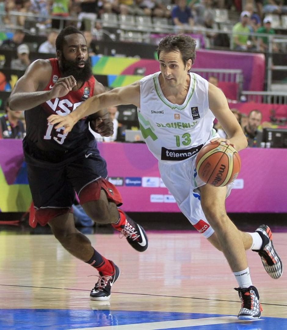 Domen Lorbek James Harden Slovenija ZDA Mundobasket četrtfinale | Avtor: EPA