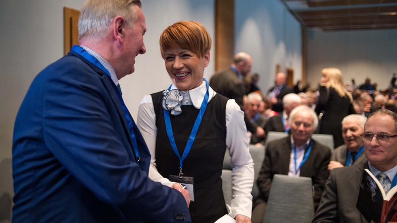 DeSUS, Aleksandra Pivec