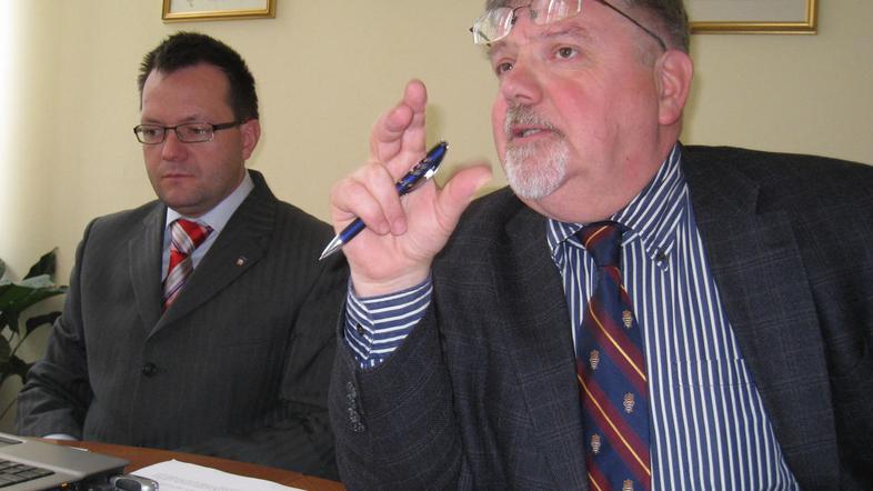 Župan Janez Fajfar (desno), in Matjaž Berčon, vršilec dolžnosti direktorja občin