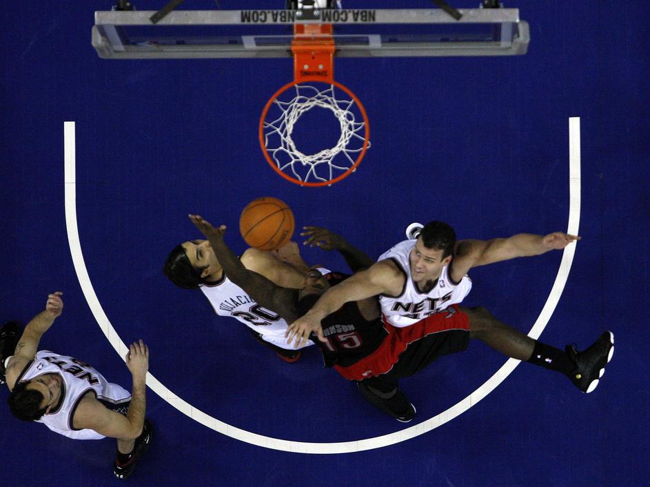 Saša Vujačić (št. 20) strelsko ni ravno blestel. (Foto: Reuters)