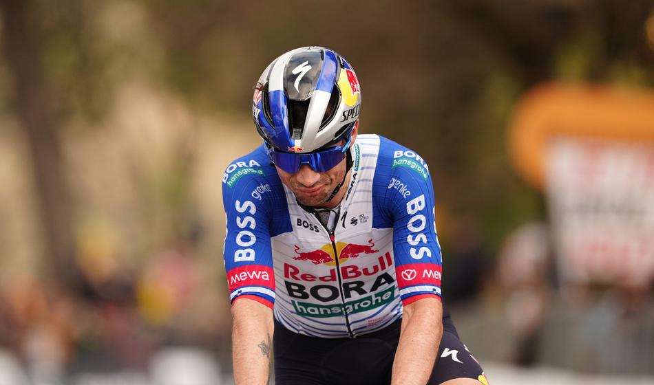 Menjava v vodstvu, Roglič v cilj z doslej vodilnim kolegom