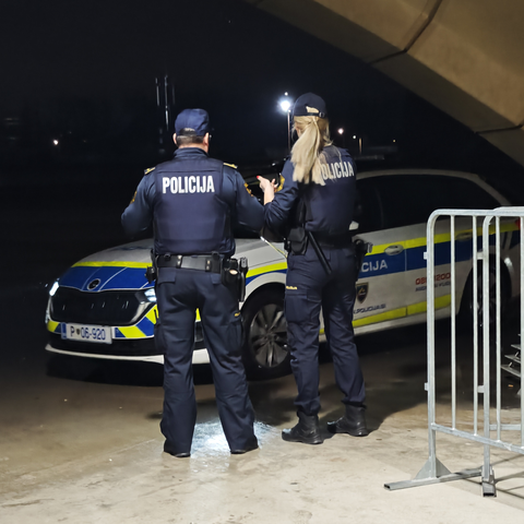 Policija, policist, policistka, policijska patrulja