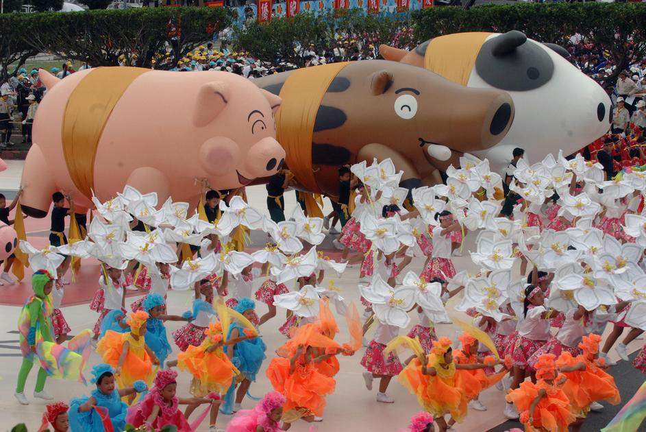 Prvič po letu 1991 je Tajvan dan državnosti obeležil z vojaško parado.