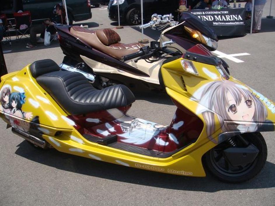 Стиль скутера. Макси скутер босодзоку. Тюнингованные макси скутера. Custom Maxi Scooter Japan\. Хонда дио кастом.