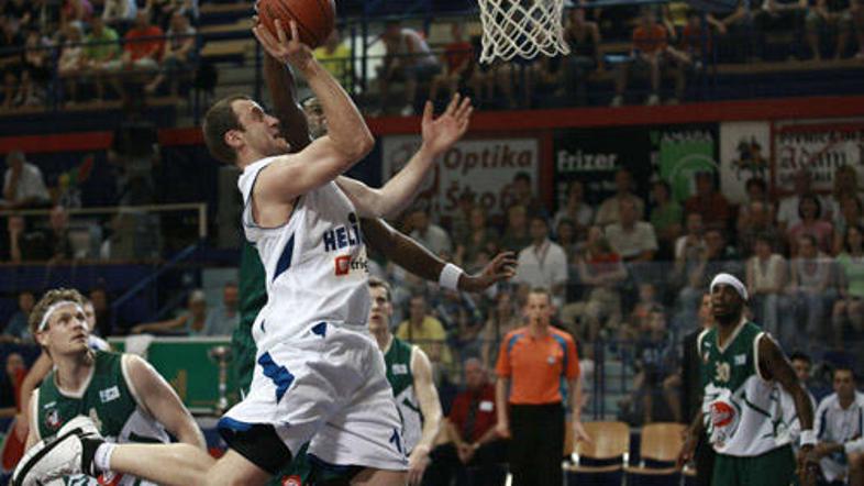 Dvoboji med ljubljansko Olimpijo in domžalskim Heliosom postajajo "večni" derbij