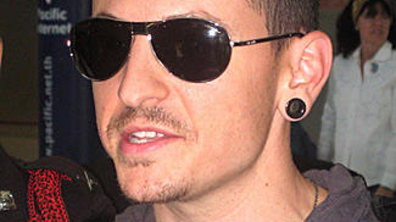 Pevec Linkin Parka je verjetno vesel, da je vse za njim ter da so računalniško s