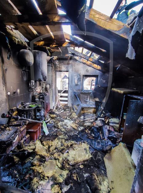 Požar, stanovanjska hiša, gasilci