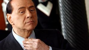 Silvio Berlusconi je prestal glasovanje v zgornjem domu parlamenta, čaka ga še (