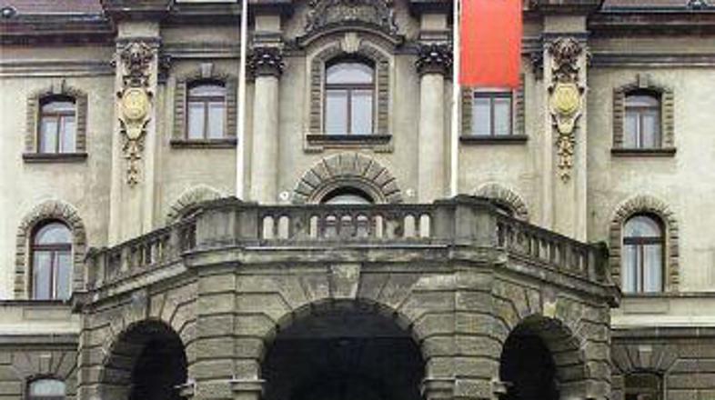 Slovenske univerze se počasi prilagajajo bolonjski reformi.