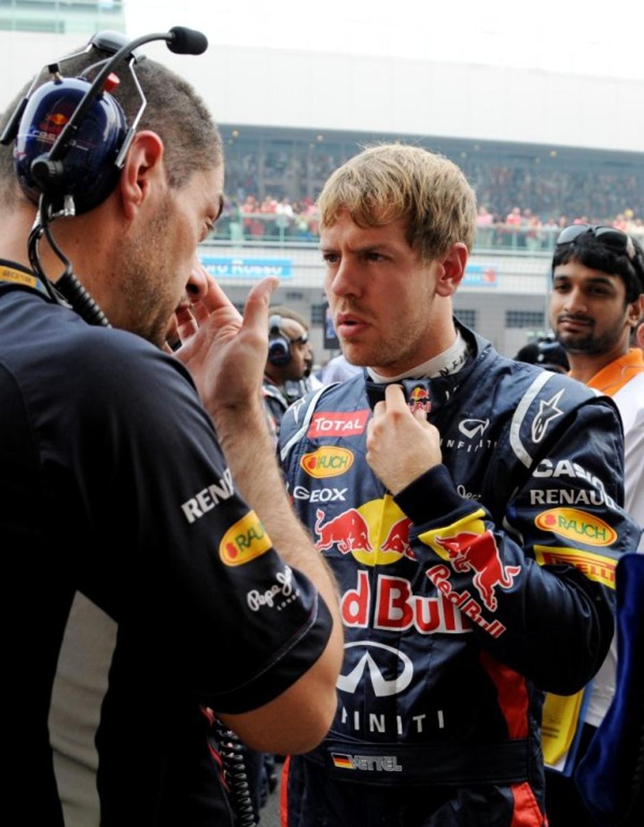 Vettel Red Bull slušalke VN Indije New Delhi | Avtor: EPA