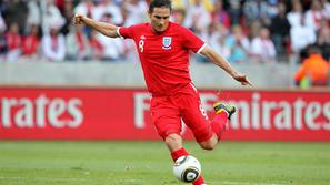 Lampard meni, da mora nogomet stopiti korak naprej. (Foto: EPA)