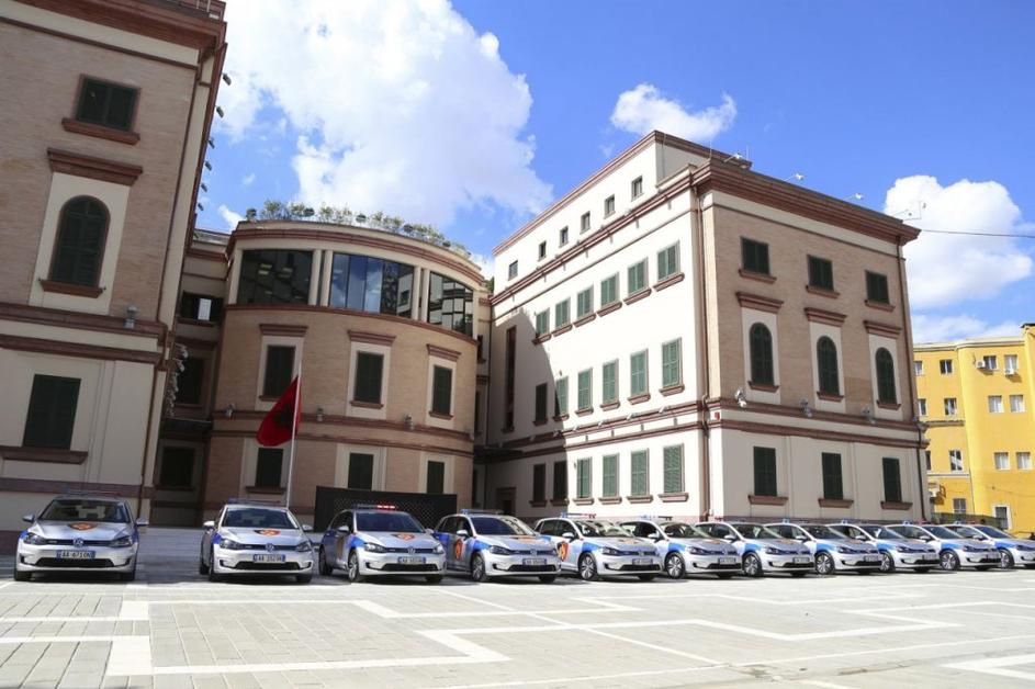 Električni VW e-golfi albanske policije
