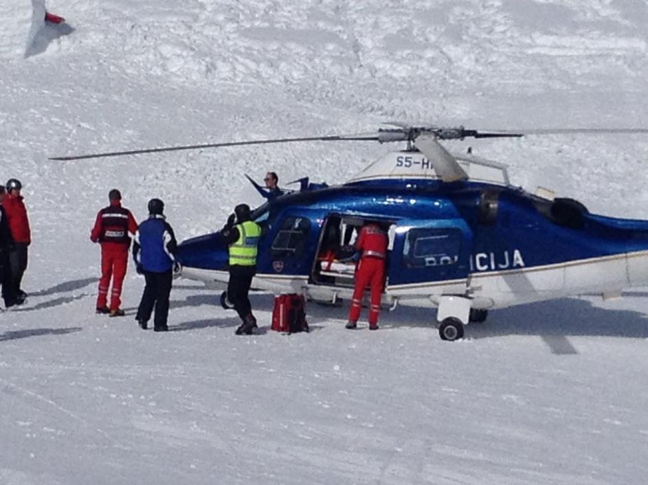 Reševanje smučarja na Kaninu.