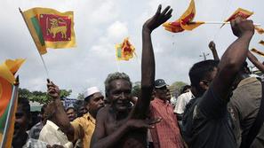 Prebivalci Šrilanke se veselijo zmage nad Tamilskimi tigri.