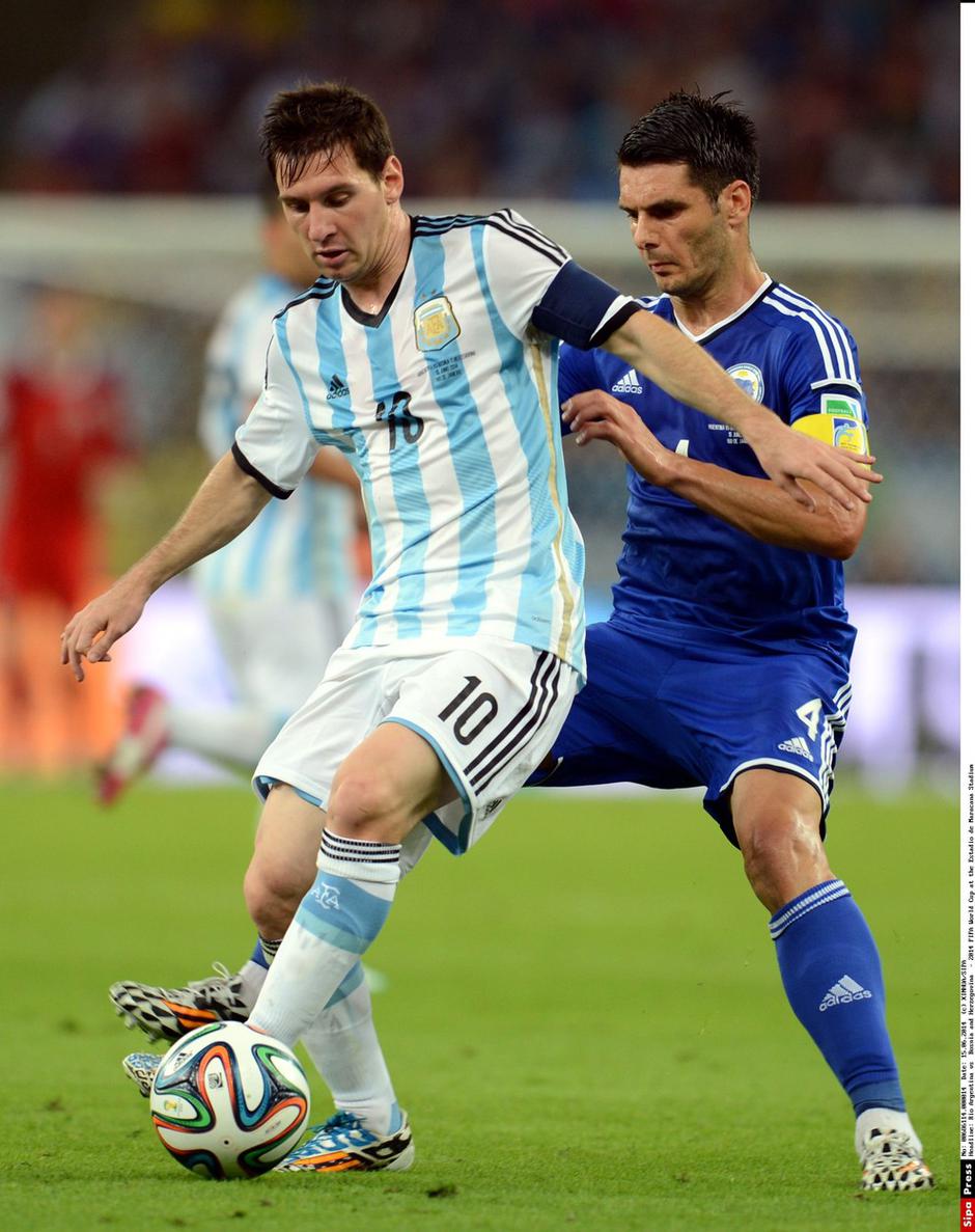 Leo Messi Emir Spahić | Avtor: Profimedia