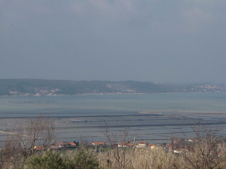 Razgled s črne gradnje Igorja Maherja | Avtor: Suzana Kos