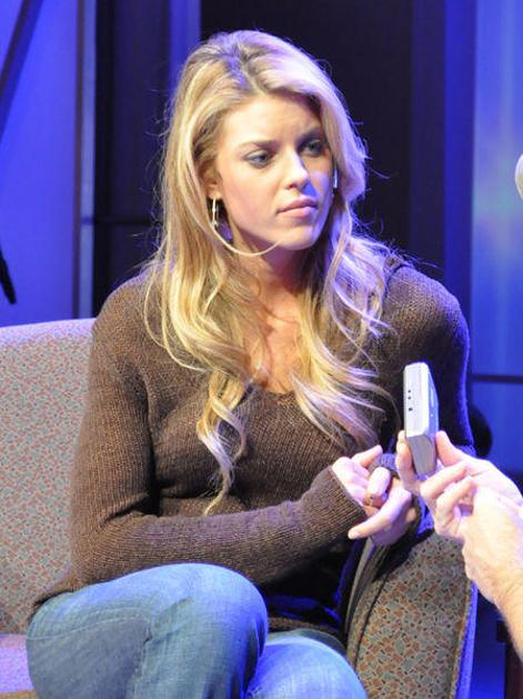 Carrie je obtožila Kinga, da postavlja neumestna vprašanja. 