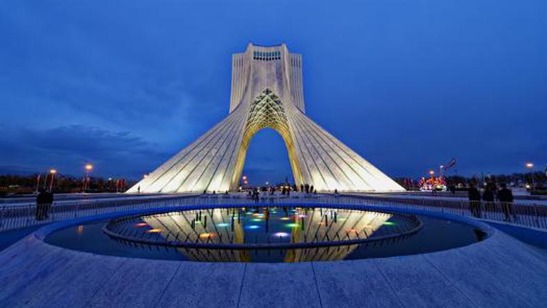 spomenik Azadi Teheran
