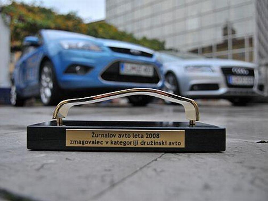 1894 bralcev in strokovna žirija so za ŽAL 2008 med 38 nominiranci in pozneje pe