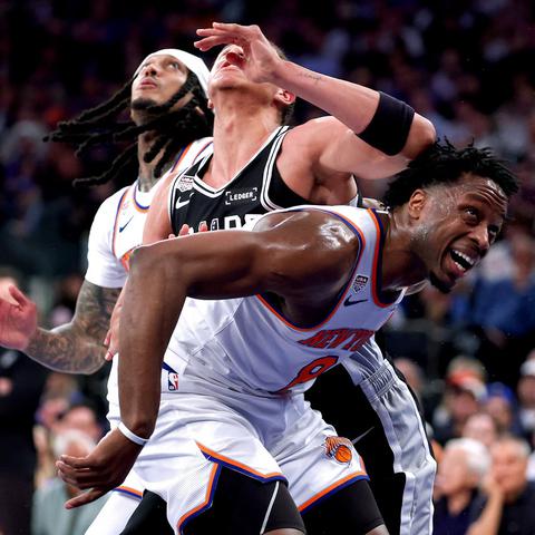 New York Knicks : San Antonio Spurs