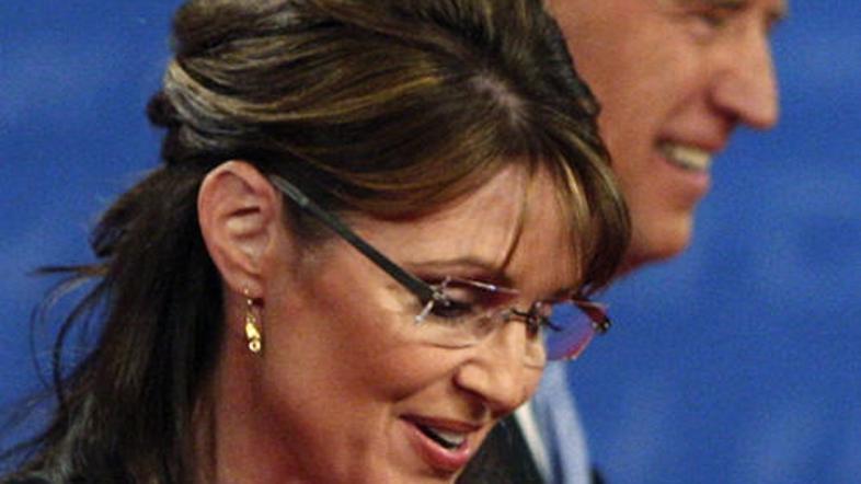 Palinova je popravila slab vtis in se enakovredno kosala z Bidnom.