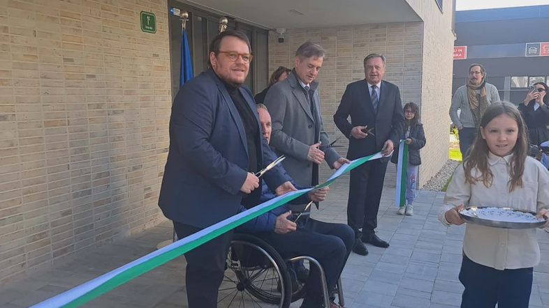 stanovanjska soseska Zvezna ulica najemna stanovanja Mol stanovanjski sklad