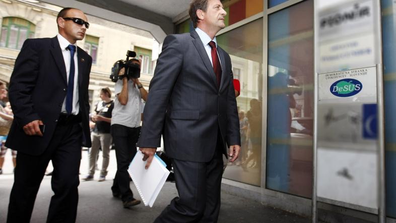 Slovenija 10.07.2012 Karel Erjavec, seja izvrsnega odbora DeSUS, na kateri so me