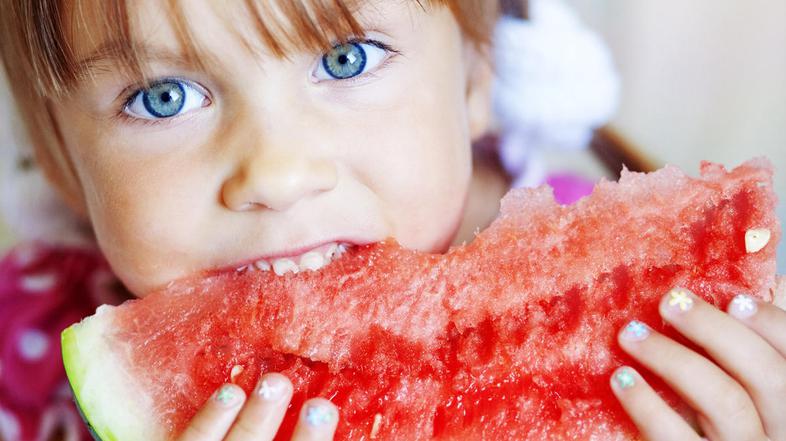 Zdrava prehrana pri otrocih je pomembna tudi za njihov inteligenčni kvocient. (F