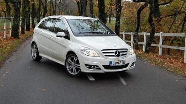 Mercedes B je primer premijskega avtomobila, ki je uporaben kot kakšen MPV, obču