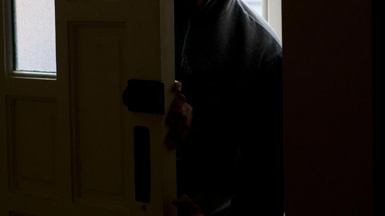 Vlom vlomilec tat tatvina rop ropar vlom kraja