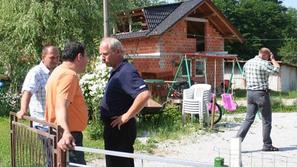V RCI (na fotografiji na obisku v naselju Hudeje) menijo, da legalizacija romski