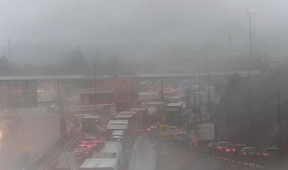 Težave na cesti, zapora zaradi vremenskih razmer