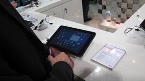 Optimus pad – tablica proizvajalca LG, ki zna snemati 3D-vsebino. (Foto: Aleksan