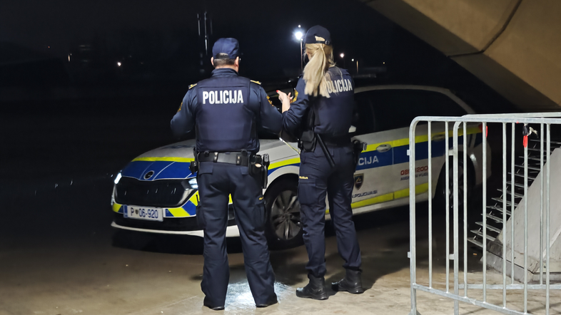 Policija, policist, policistka, policijska patrulja