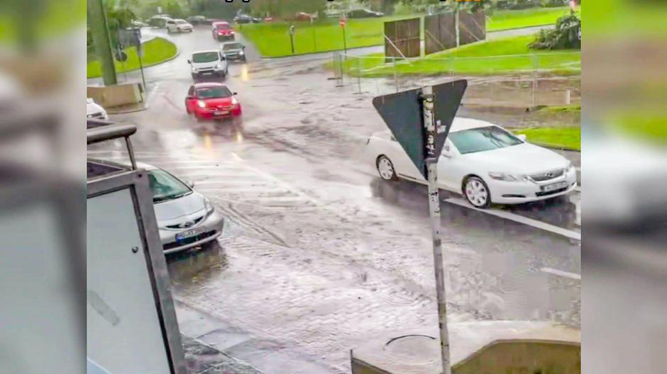 Neurje dež veter dež z vetrom povodenj deževje vreme nevihta | Avtor: Profimedia