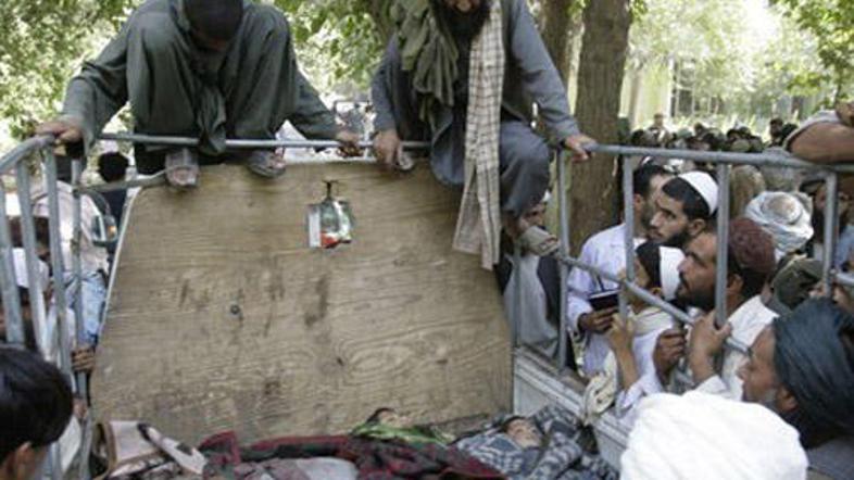 Med žrtvami so bili tudi otroci in ženske.