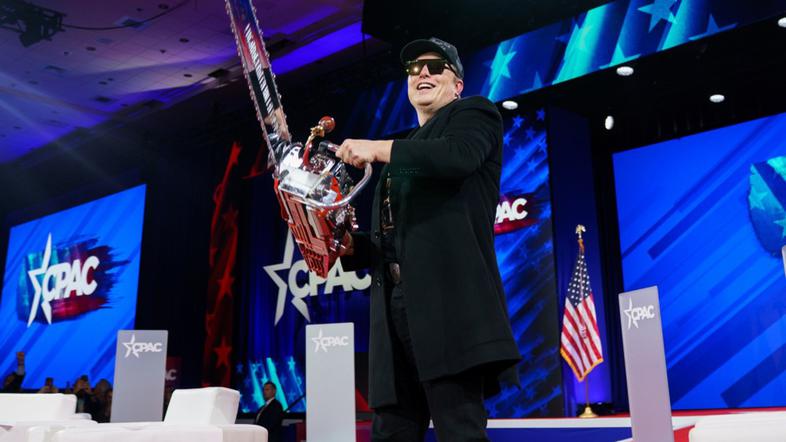 Elon Musk z motorno žago